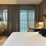 Martin's 4*